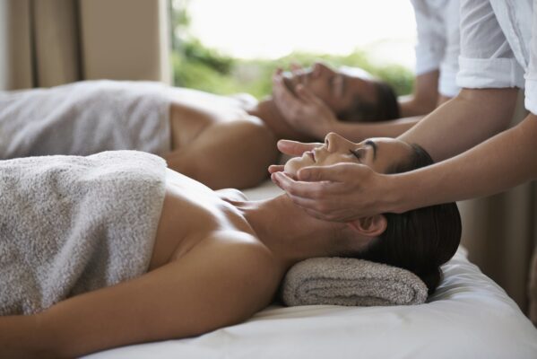Romantic couple body massage service in Da Nang with private in-home spa experience for two