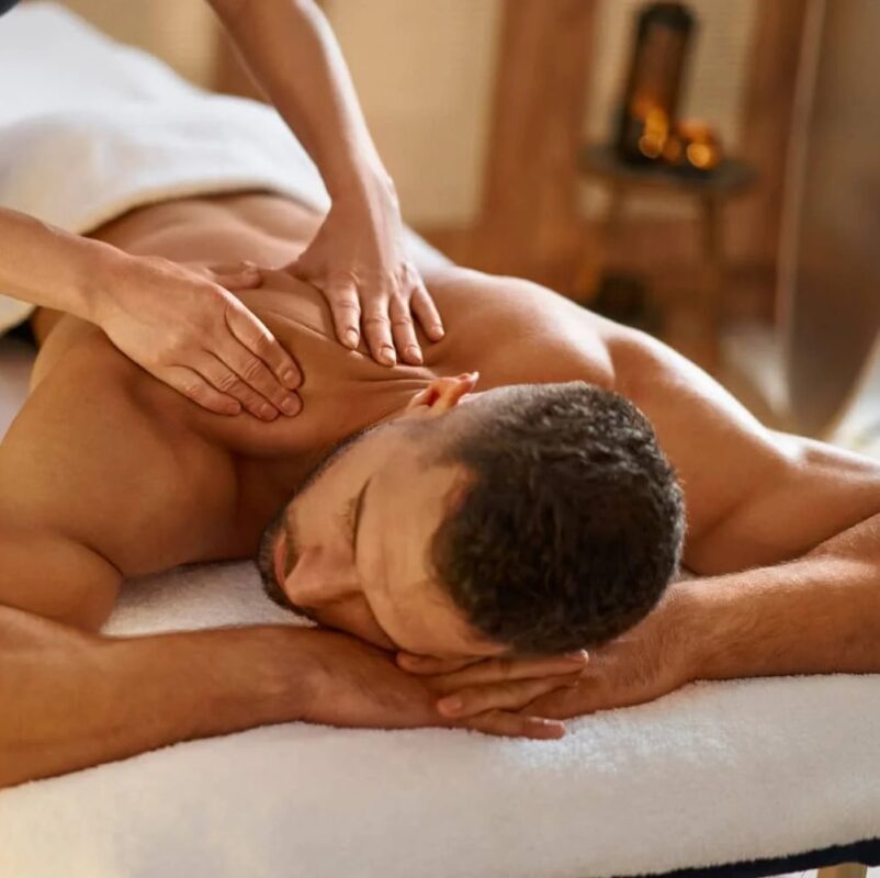Neck and shoulder massage at home for office workers with simple self-massage techniques and professional massage at home Da Nang therapy.