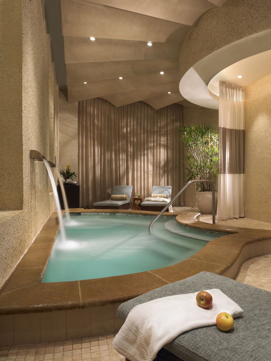 Unwinding on the Go - The Importance of Massage for Business Travelers